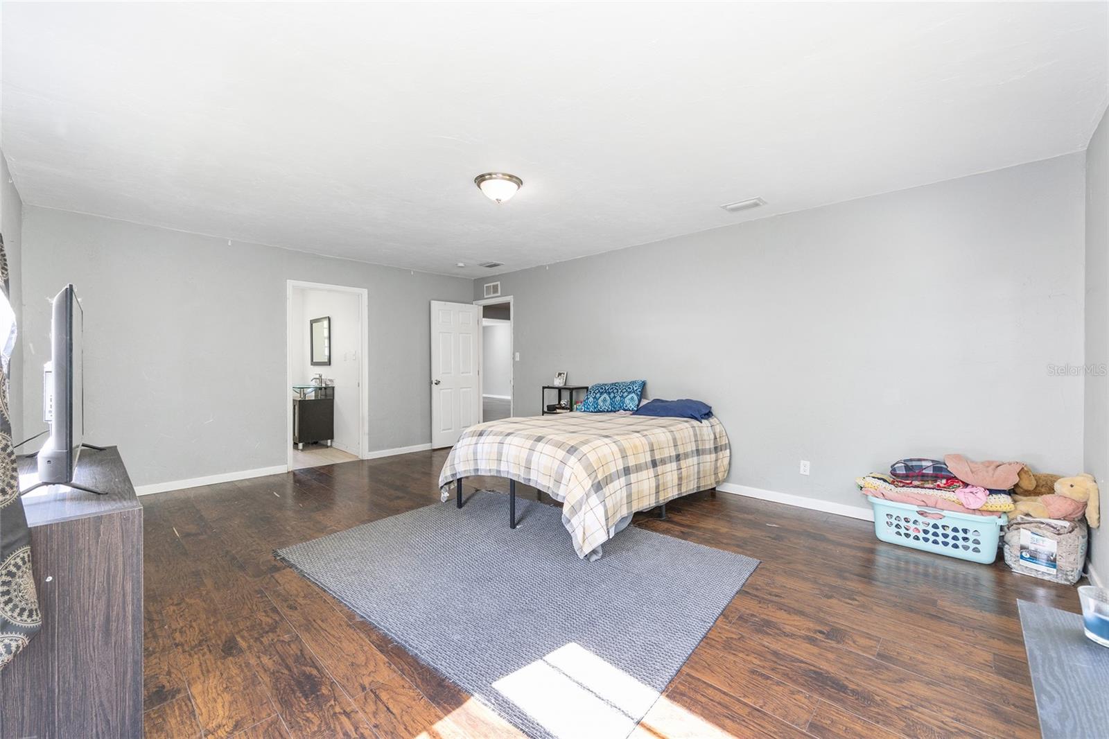 Image 8 of 34 For 15120 35th Avenue Road