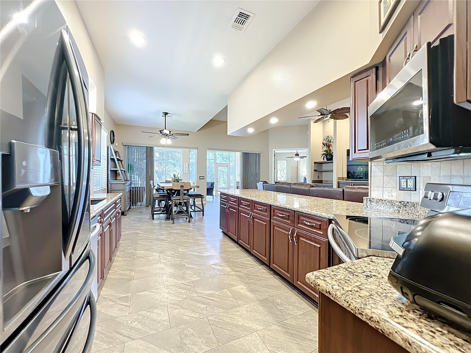 Image 11 of 50 For 6128 Landings Boulevard