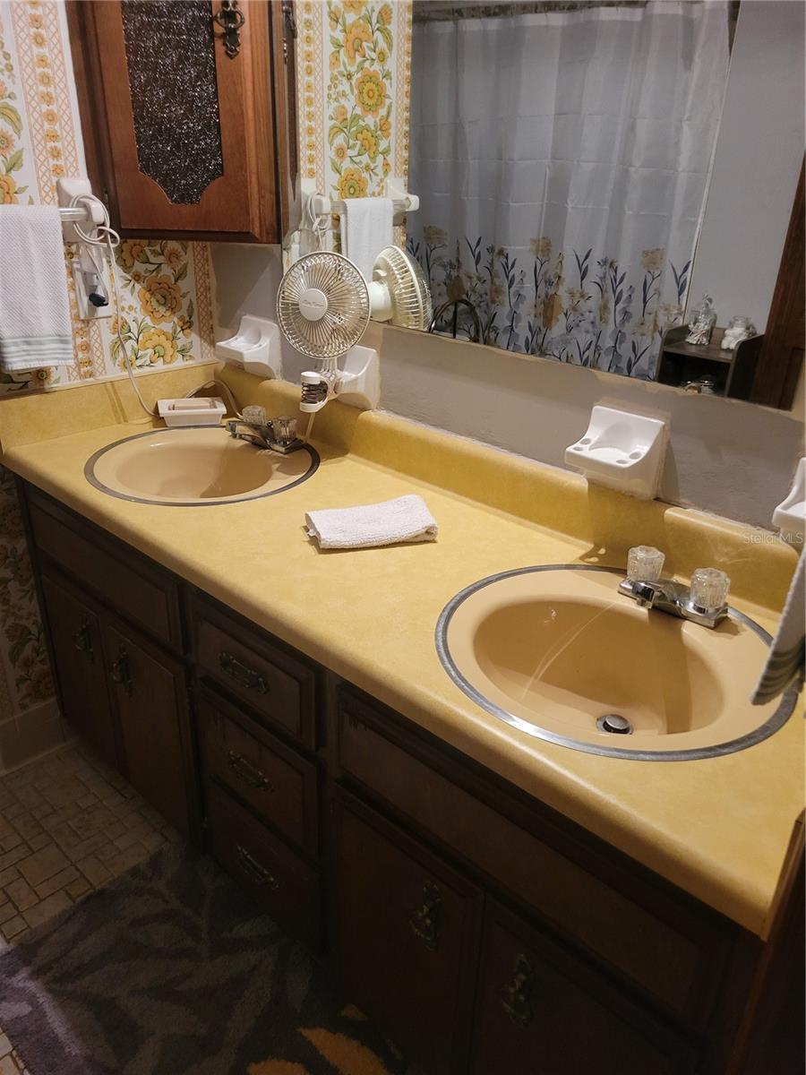 Image 28 of 38 For 4315 10th Place