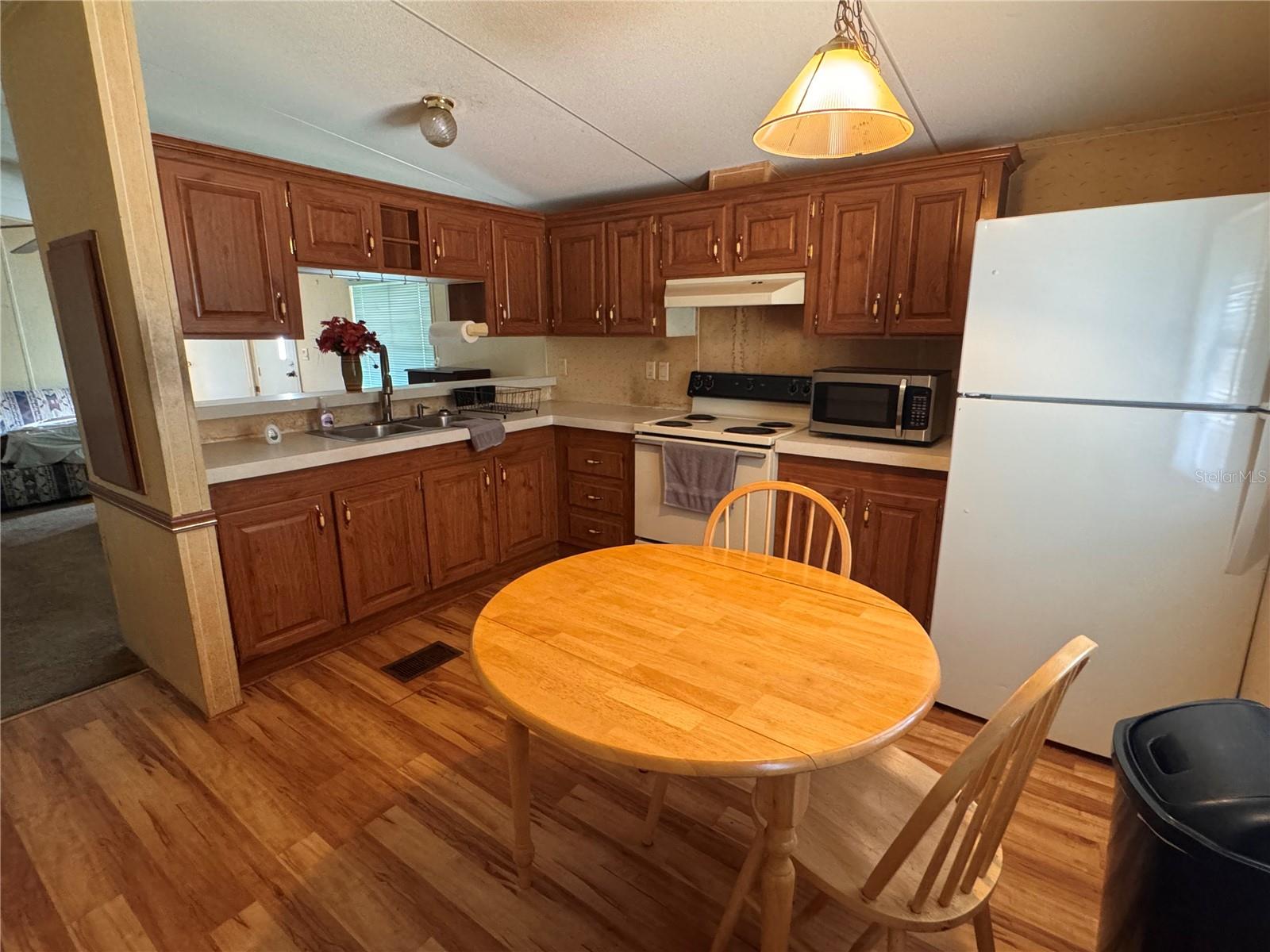 Image 5 of 16 For 17575 27th Street