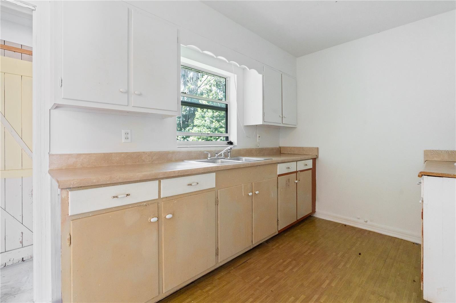 Image 9 of 22 For 1136 8th Street