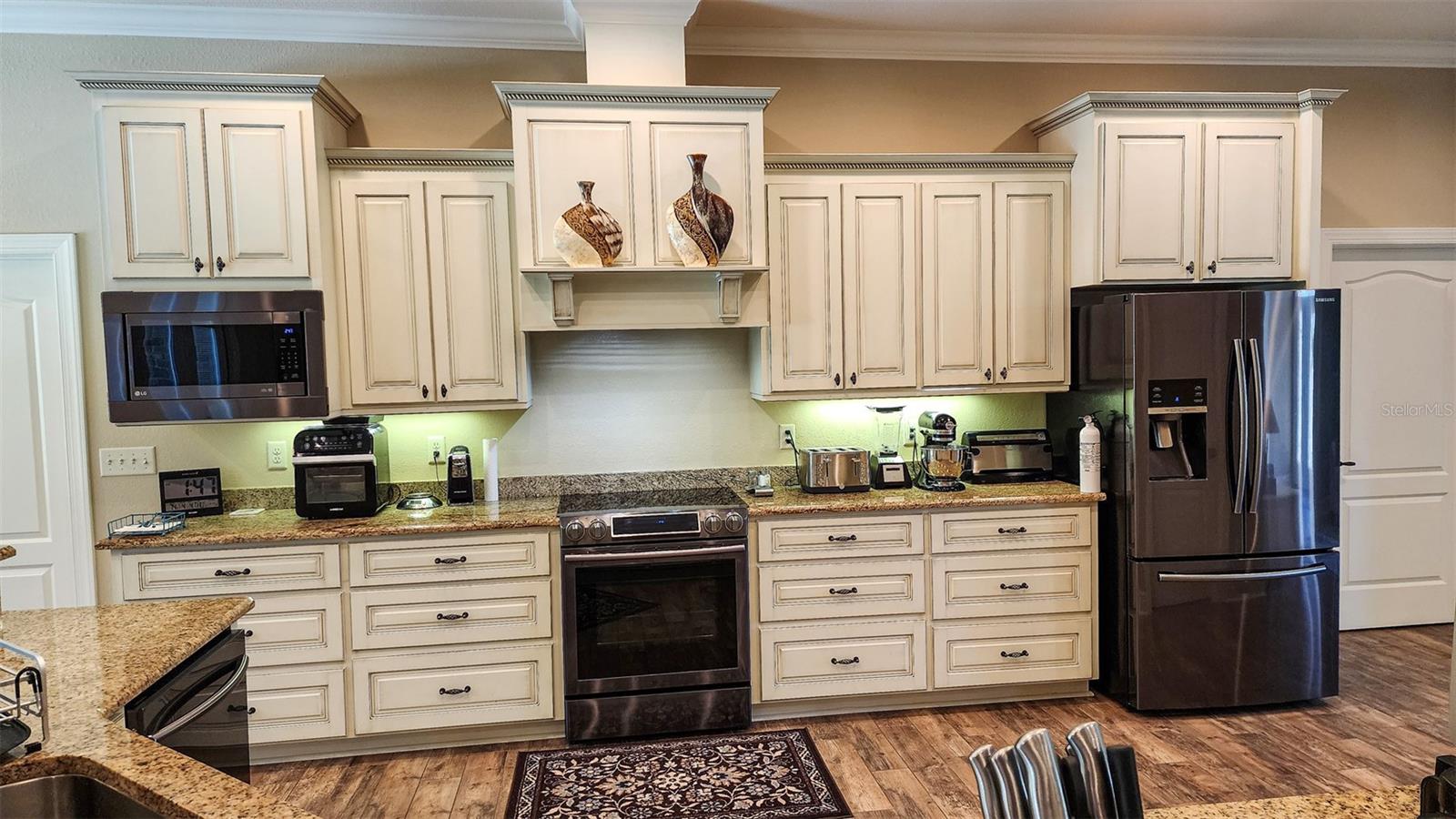 Image 11 of 100 For 7526 Weddington Road