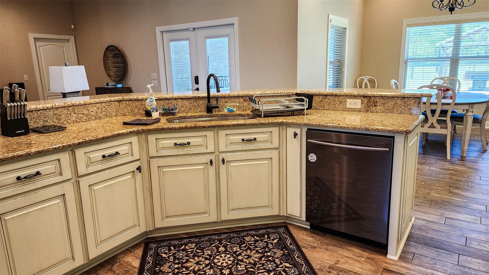 Image 12 of 100 For 7526 Weddington Road