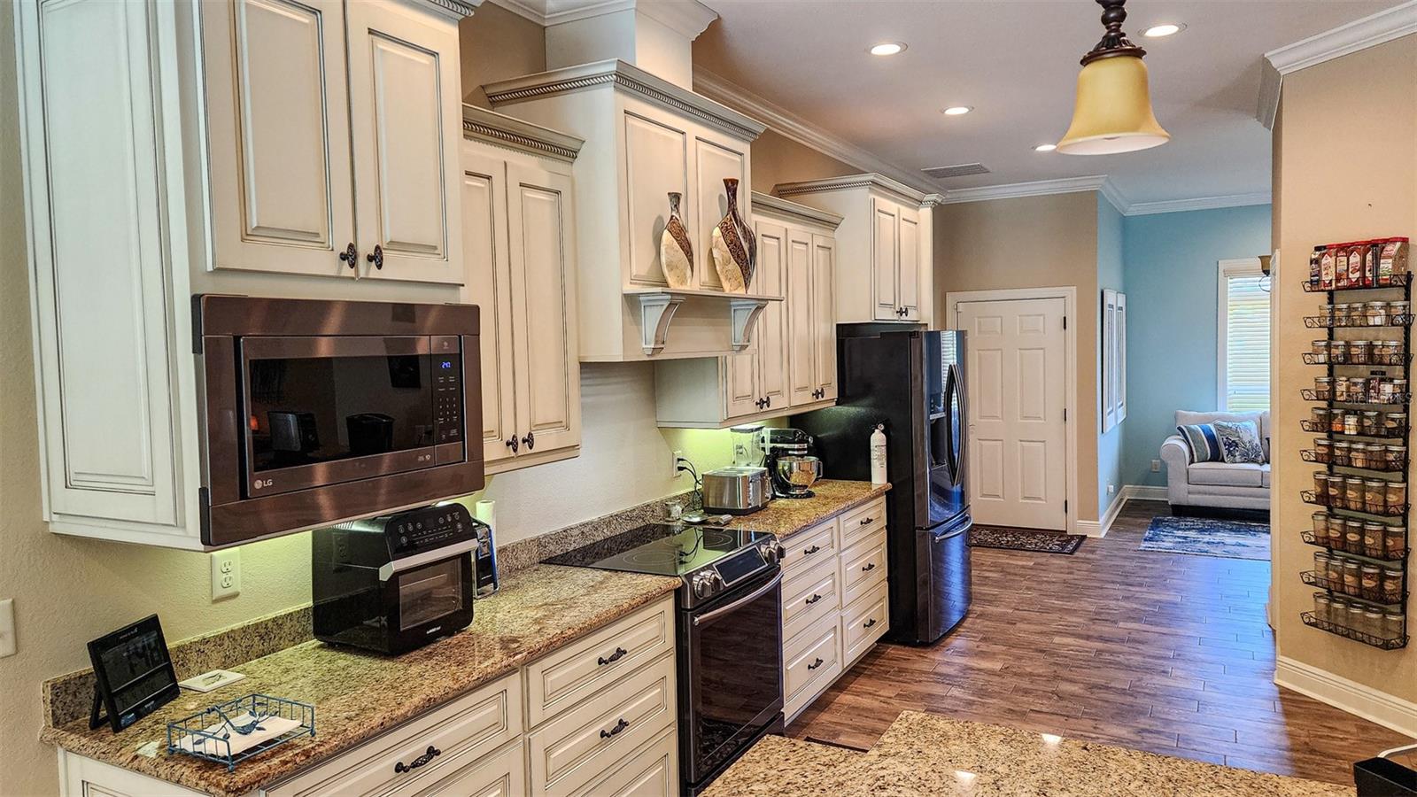 Image 9 of 100 For 7526 Weddington Road