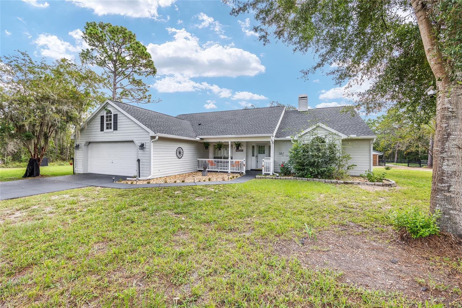 Listing photo id 0 for 5165 N Sacramento Ave