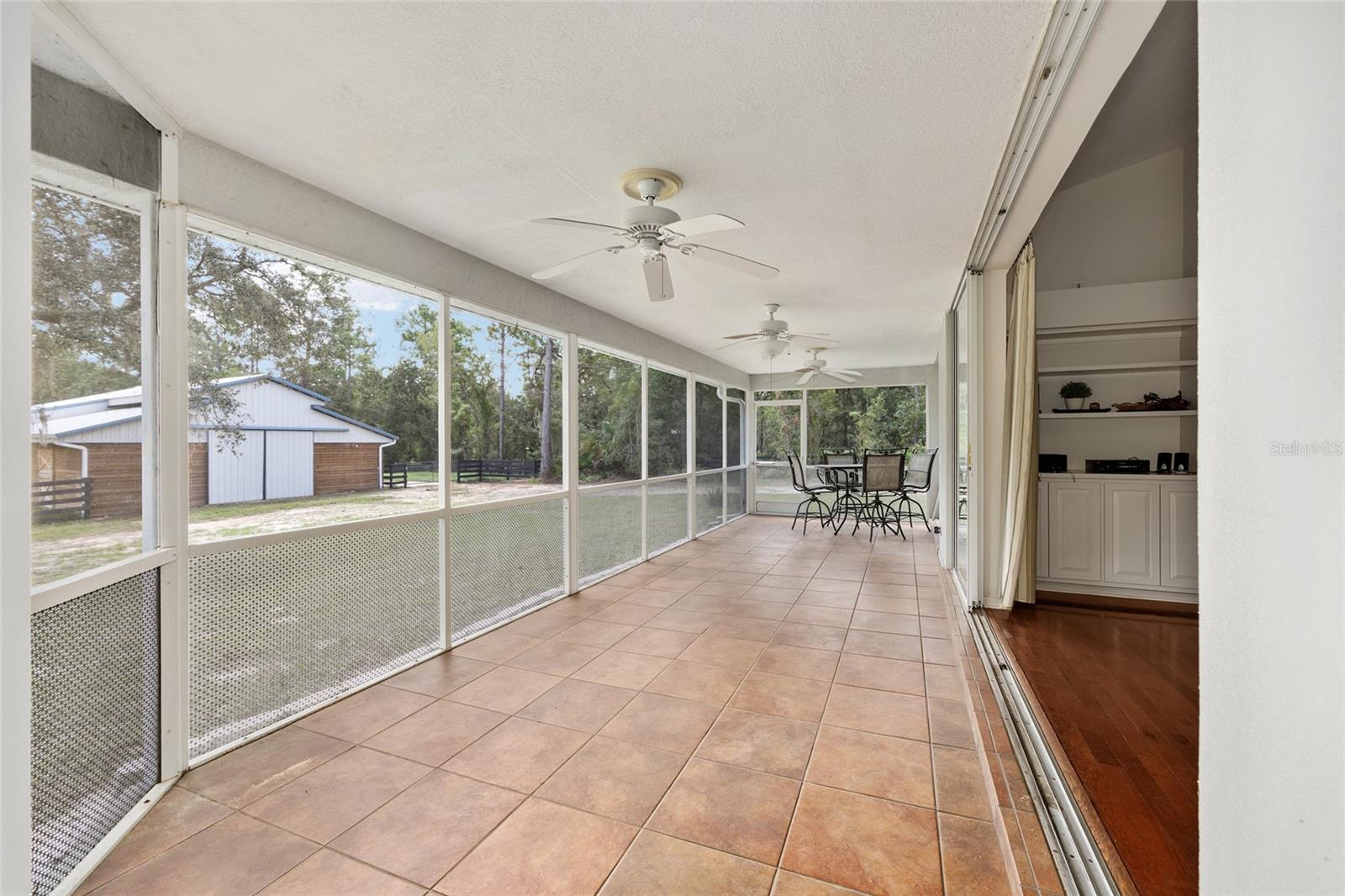 Listing photo id 45 for 5165 N Sacramento Ave