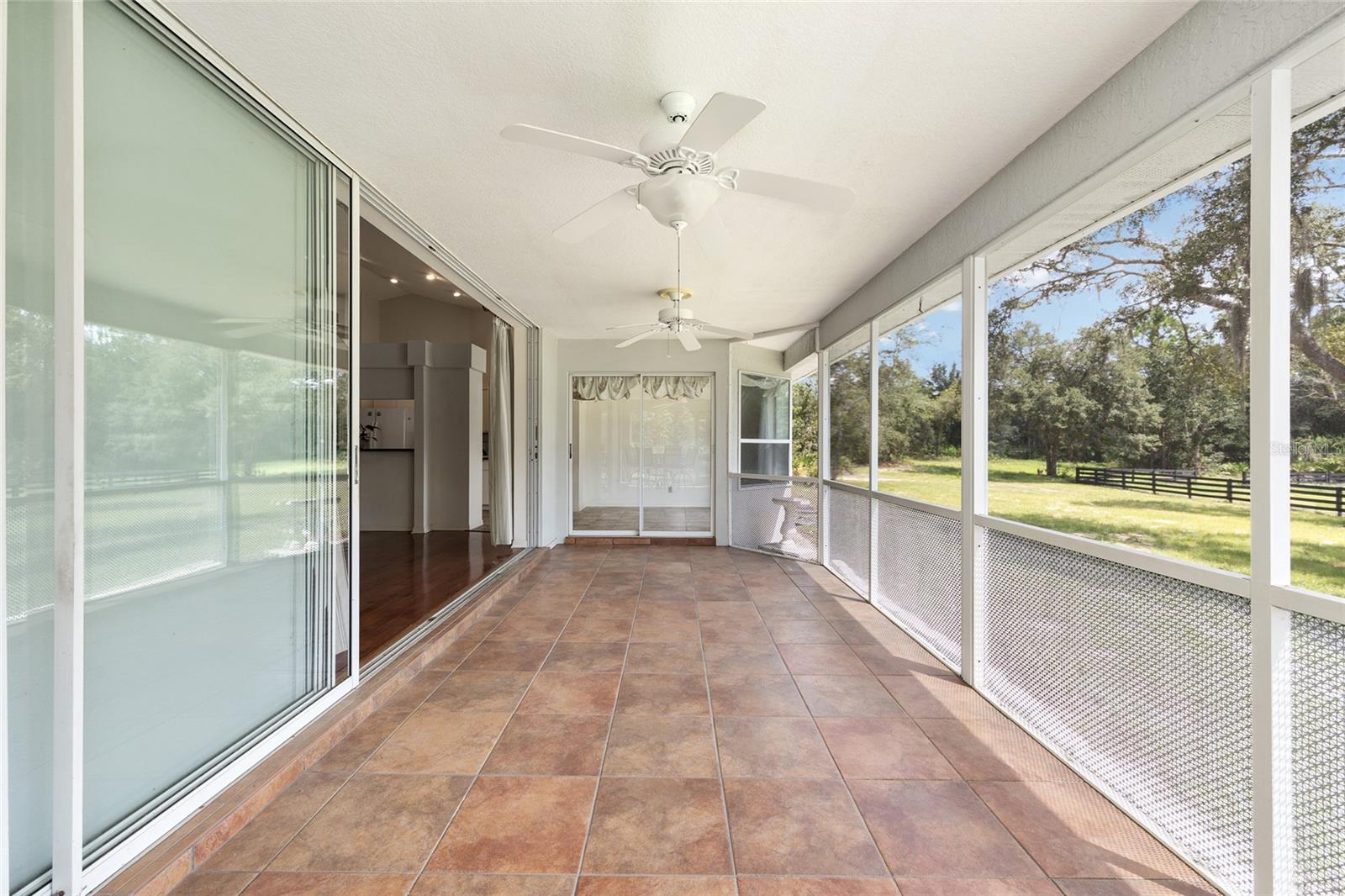 Listing photo id 48 for 5165 N Sacramento Ave