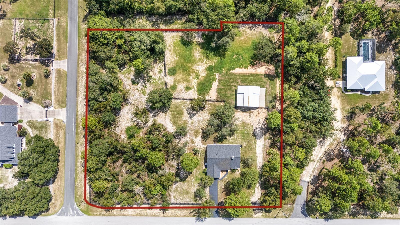 Listing photo id 77 for 5165 N Sacramento Ave