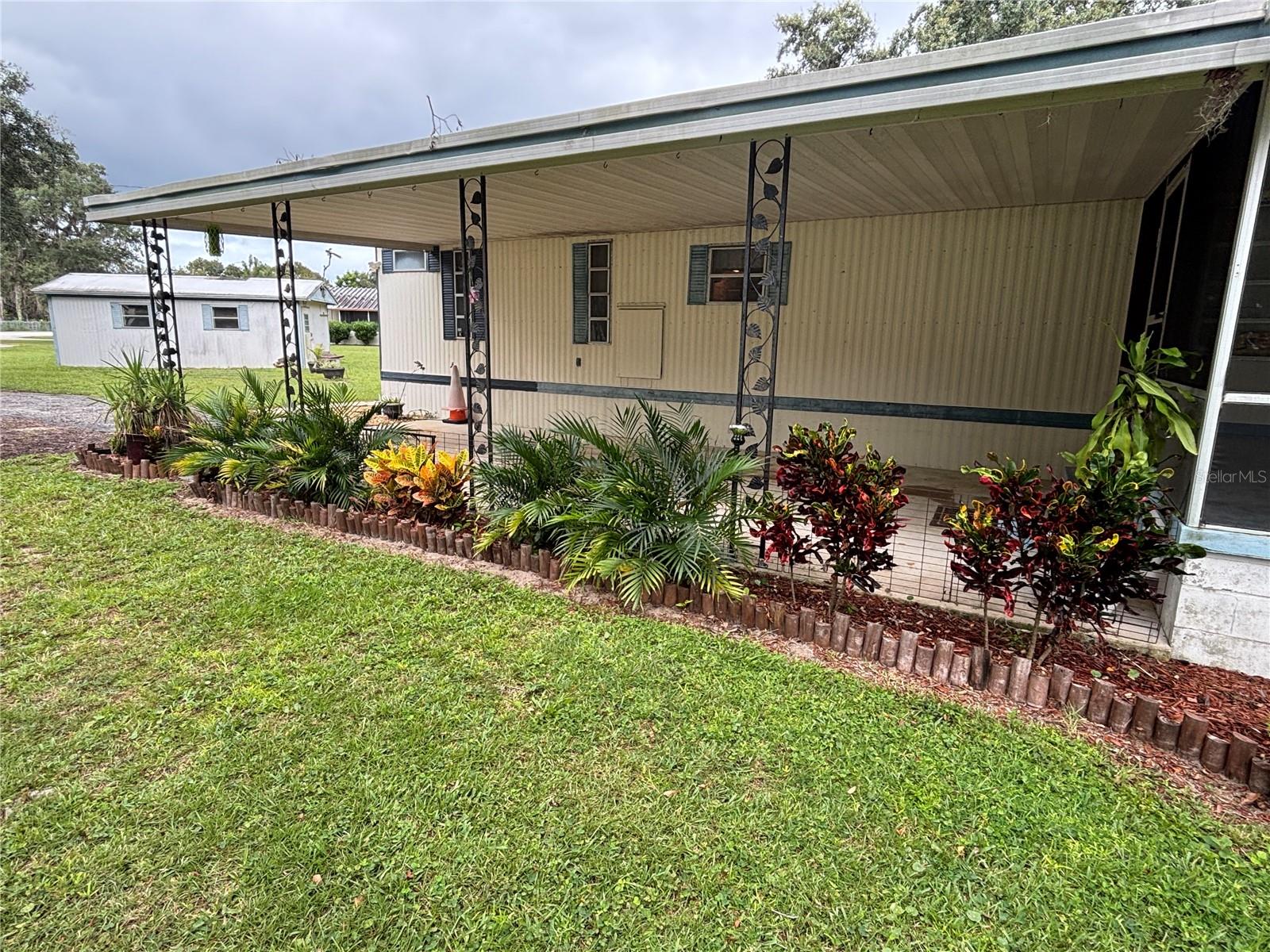 Image 10 of 52 For 19049 16th Place