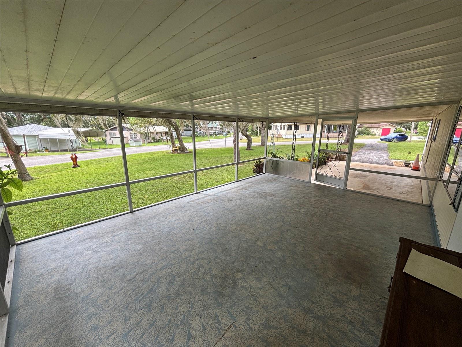 Image 17 of 52 For 19049 16th Place
