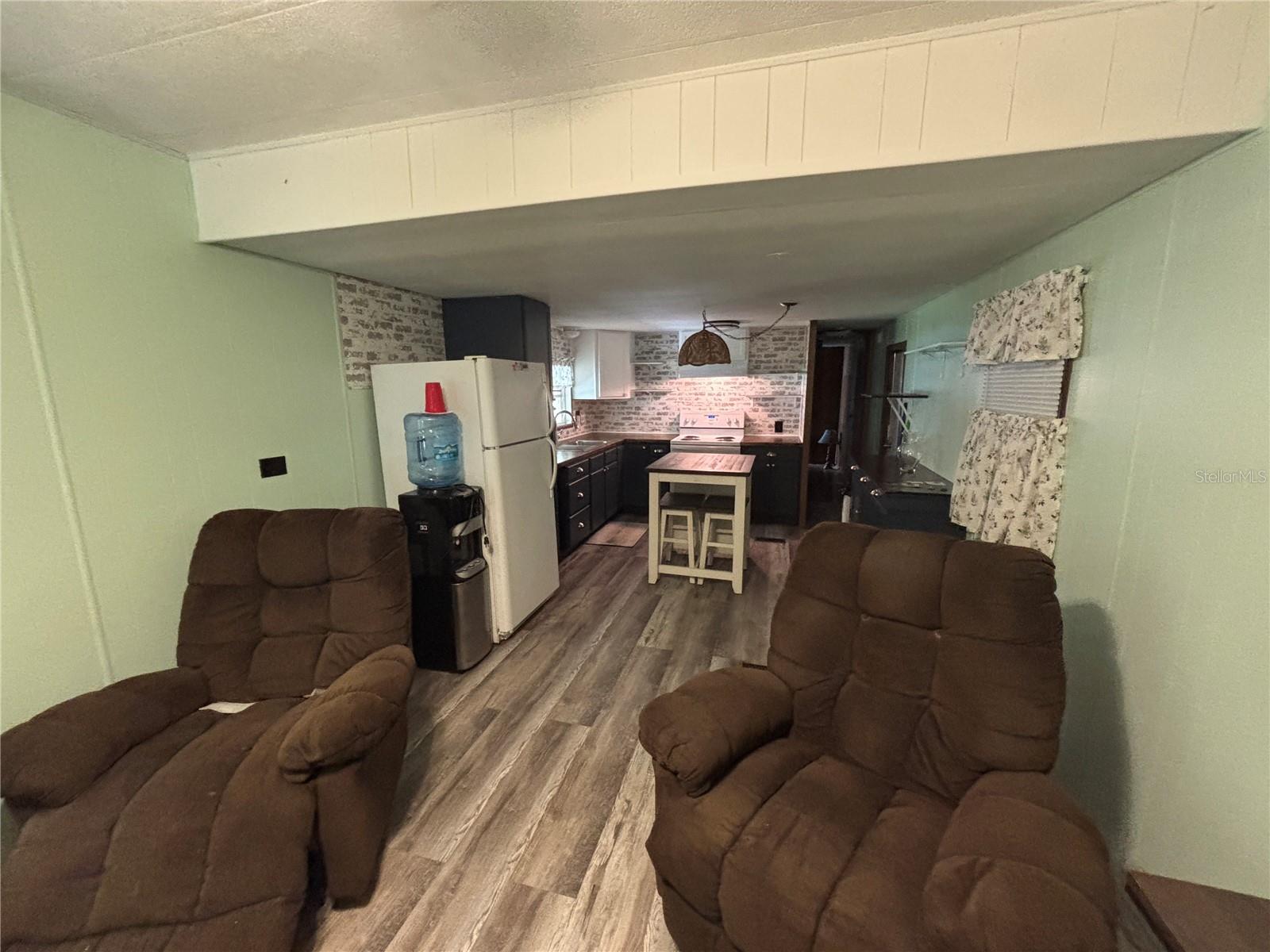 Image 39 of 52 For 19049 16th Place