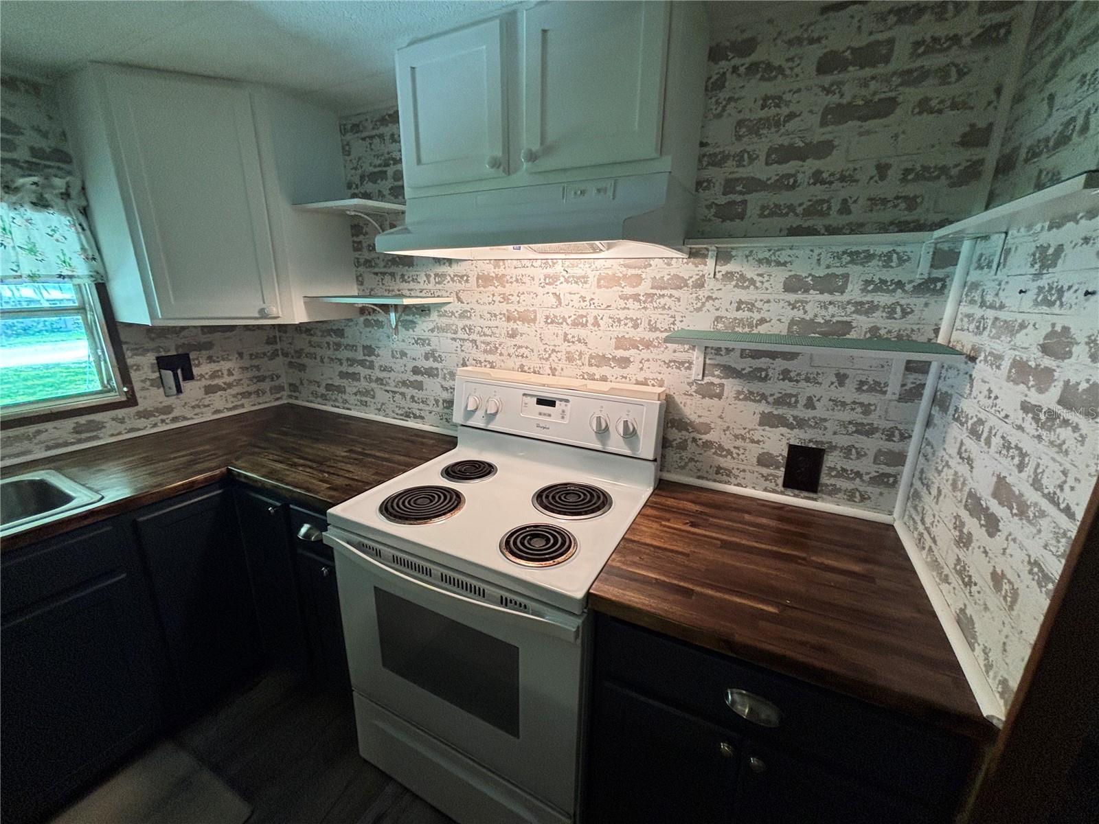 Image 43 of 52 For 19049 16th Place