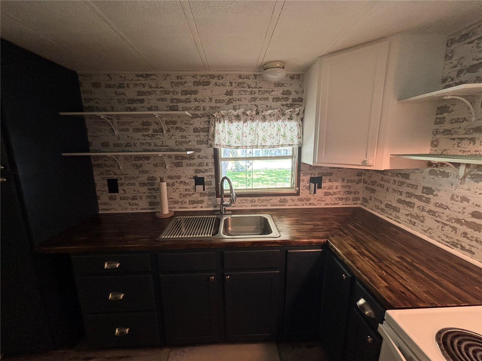 Image 44 of 52 For 19049 16th Place