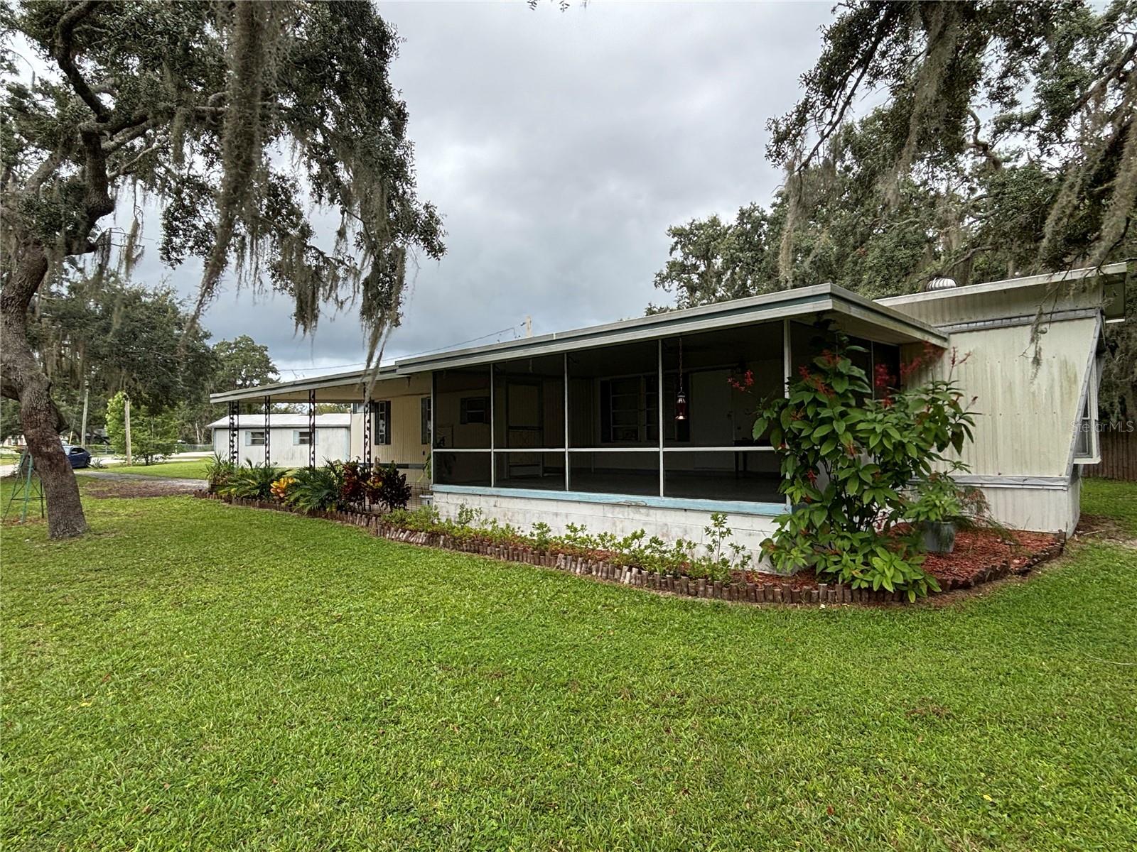 Image 9 of 52 For 19049 16th Place
