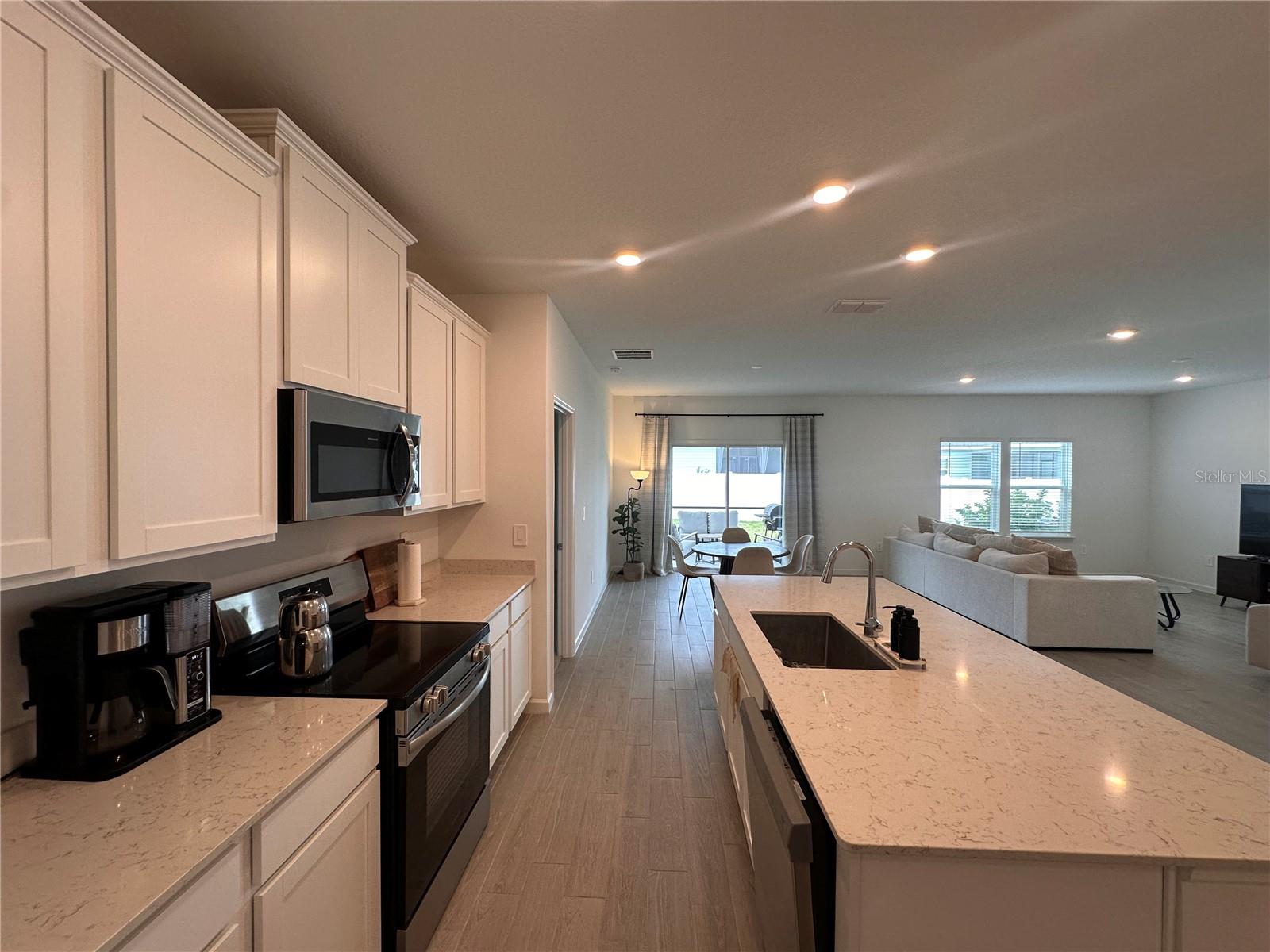 Image 11 of 36 For 3942 33rd Terrace
