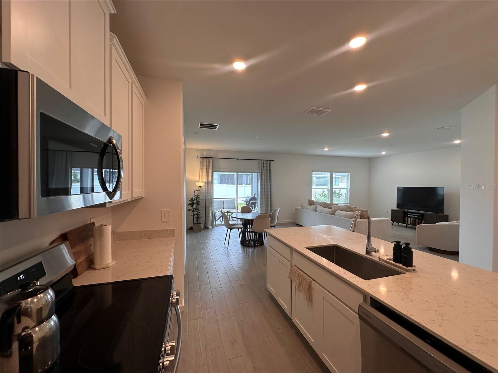 Image 12 of 36 For 3942 33rd Terrace