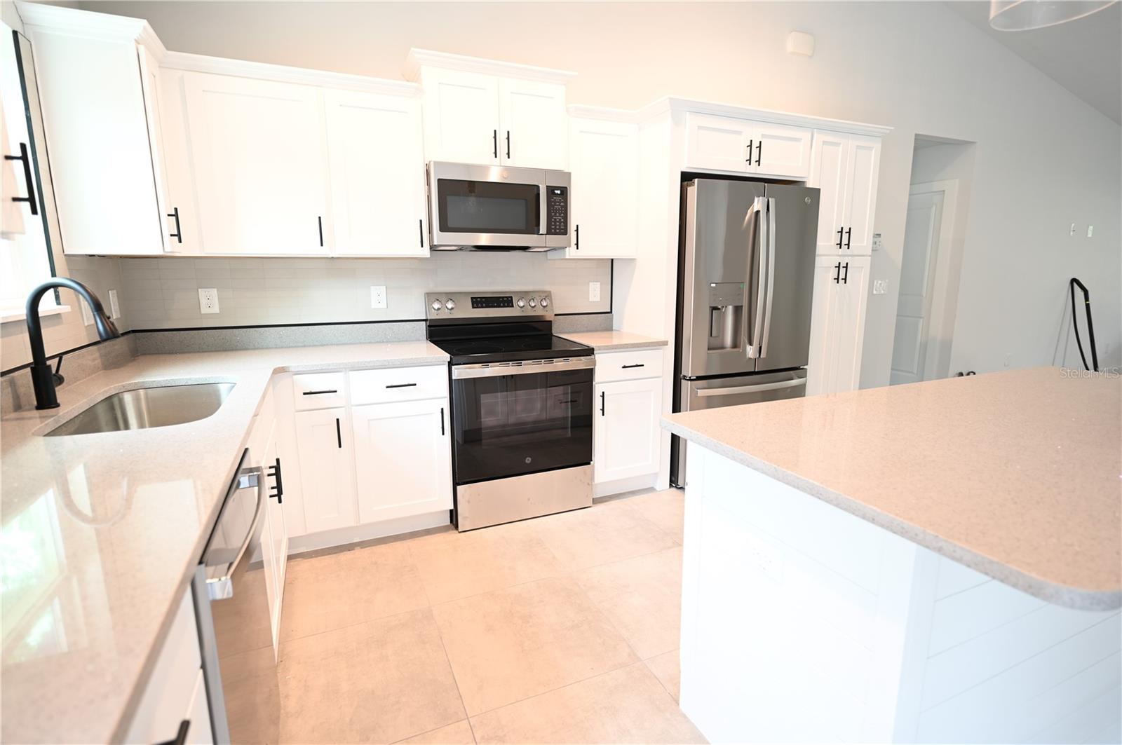 Image 10 of 33 For 24433 Tamarind Lane