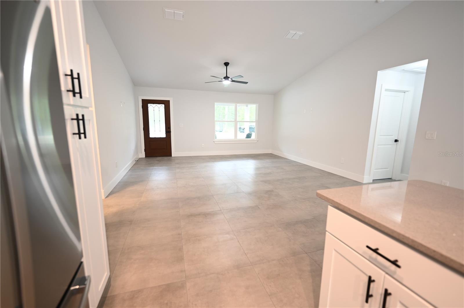 Image 19 of 33 For 24433 Tamarind Lane
