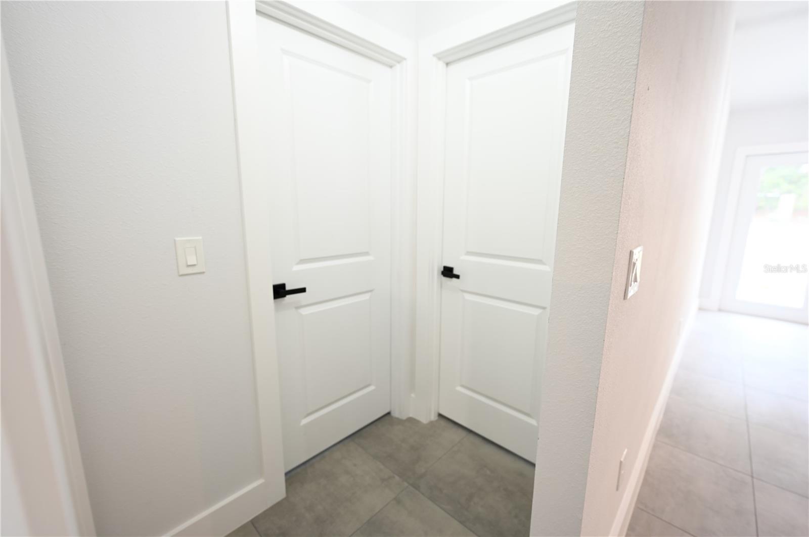 Image 20 of 33 For 24433 Tamarind Lane