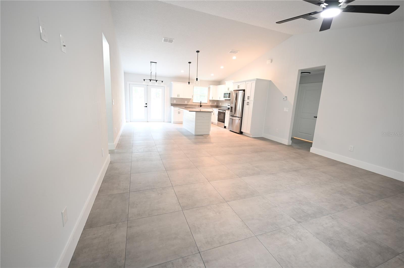 Image 22 of 33 For 24433 Tamarind Lane