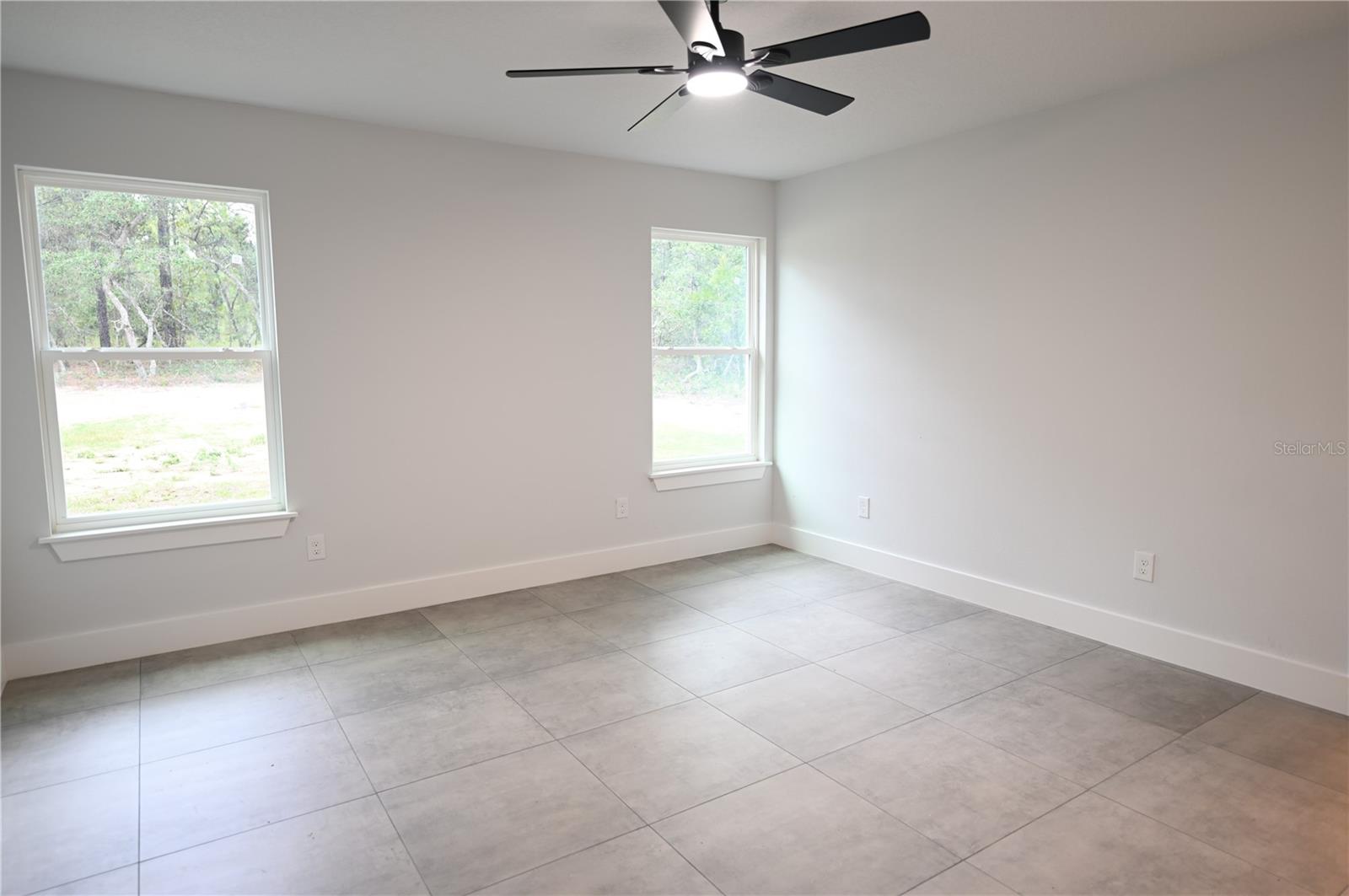 Image 31 of 33 For 24433 Tamarind Lane