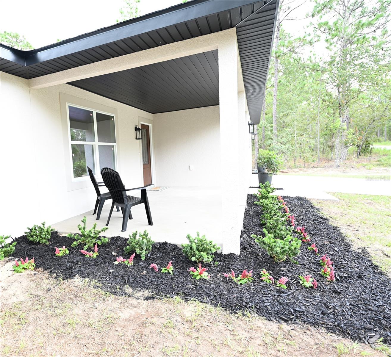 Image 6 of 33 For 24433 Tamarind Lane