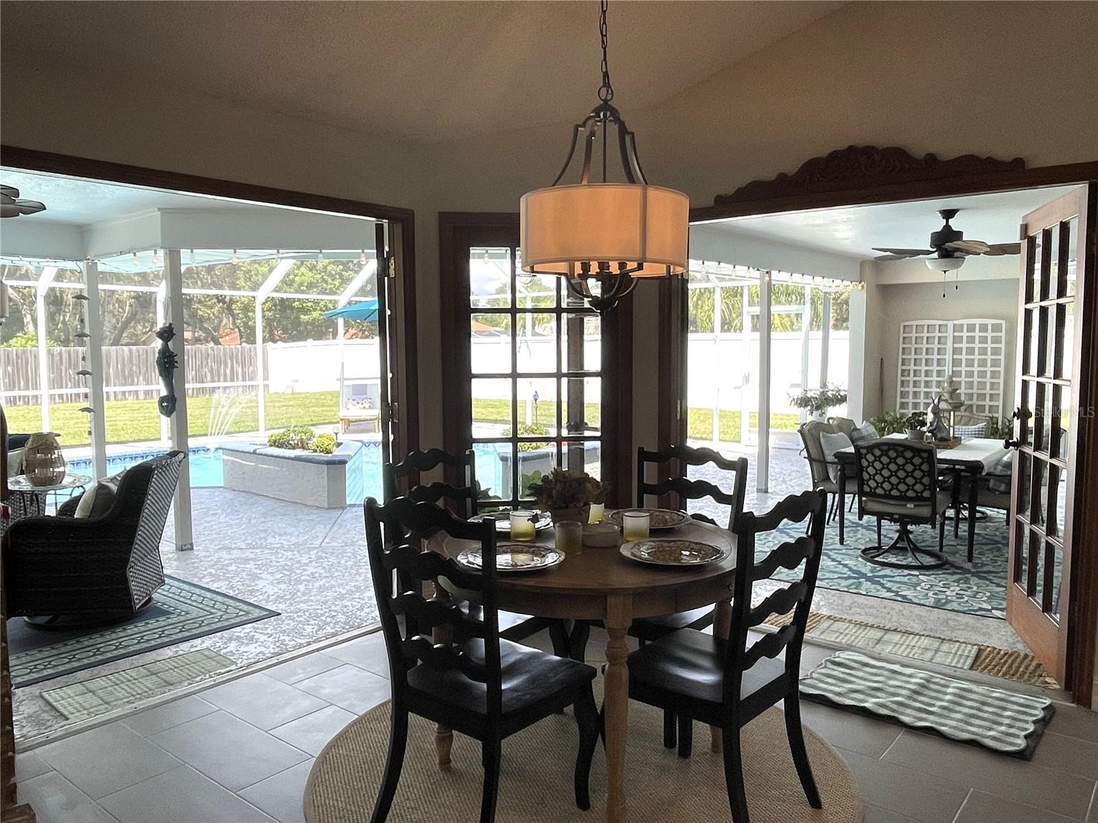 Listing photo id 8 for 301 Silas Court