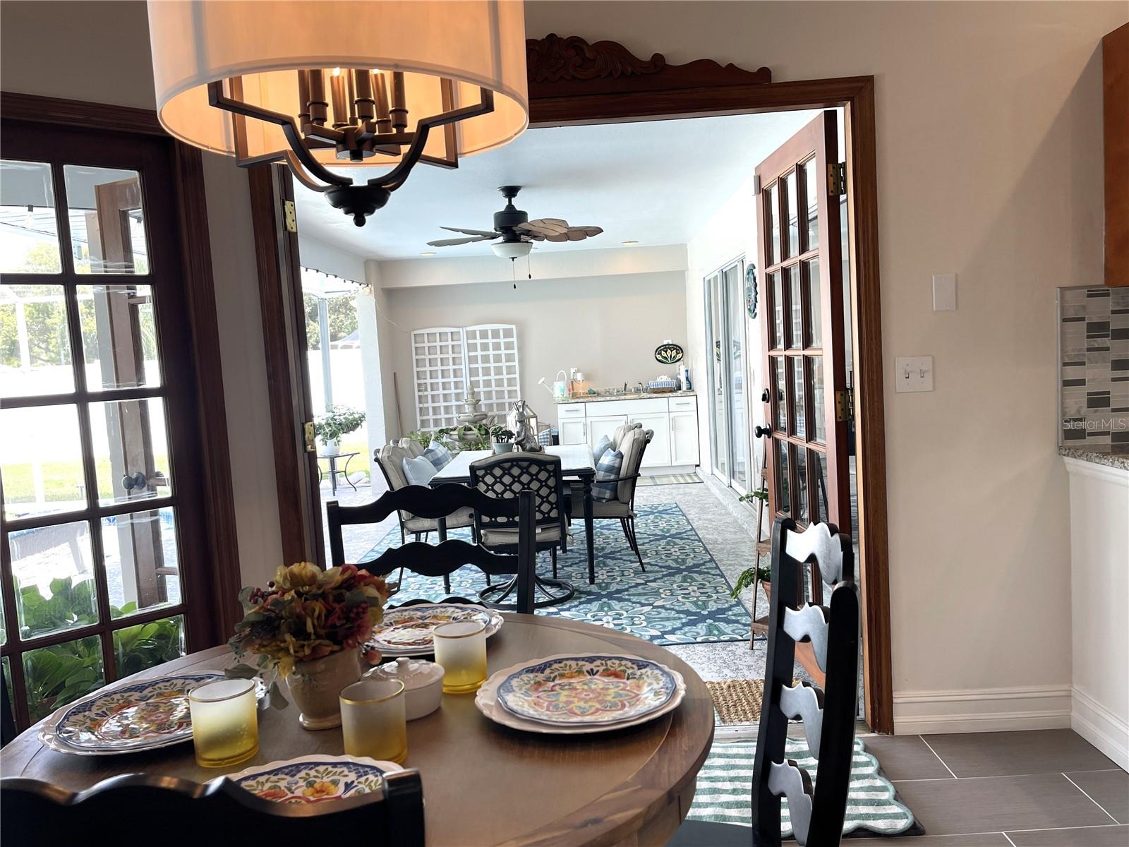 Listing photo id 12 for 301 Silas Court