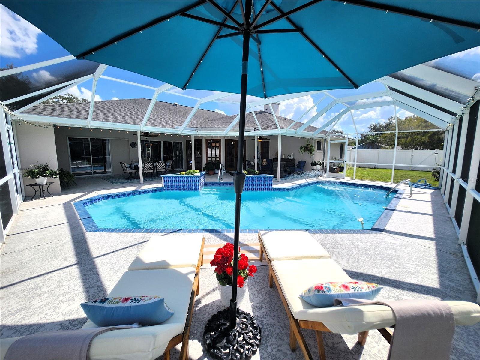 Listing photo id 0 for 301 Silas Court