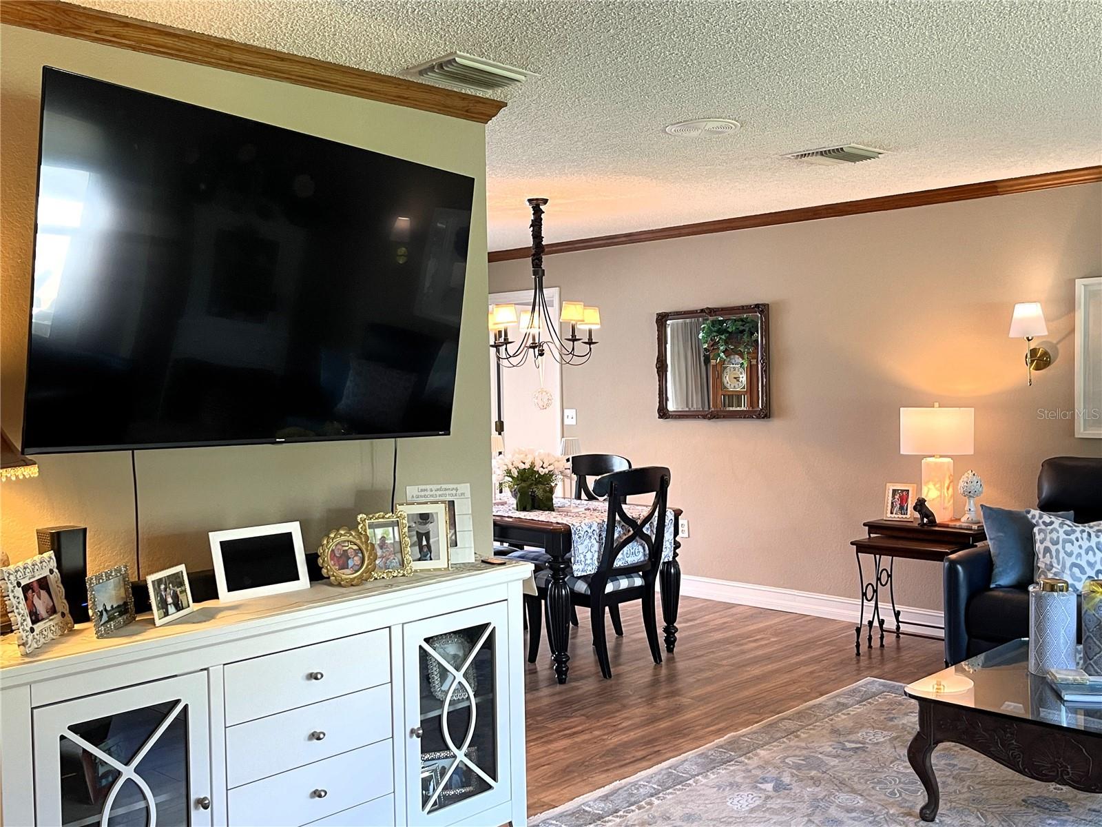 Listing photo id 24 for 301 Silas Court