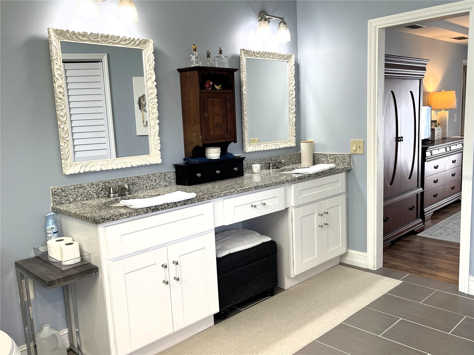 Listing photo id 36 for 301 Silas Court