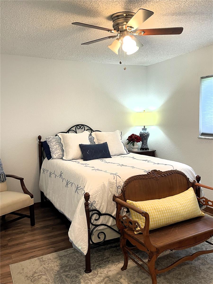 Listing photo id 40 for 301 Silas Court