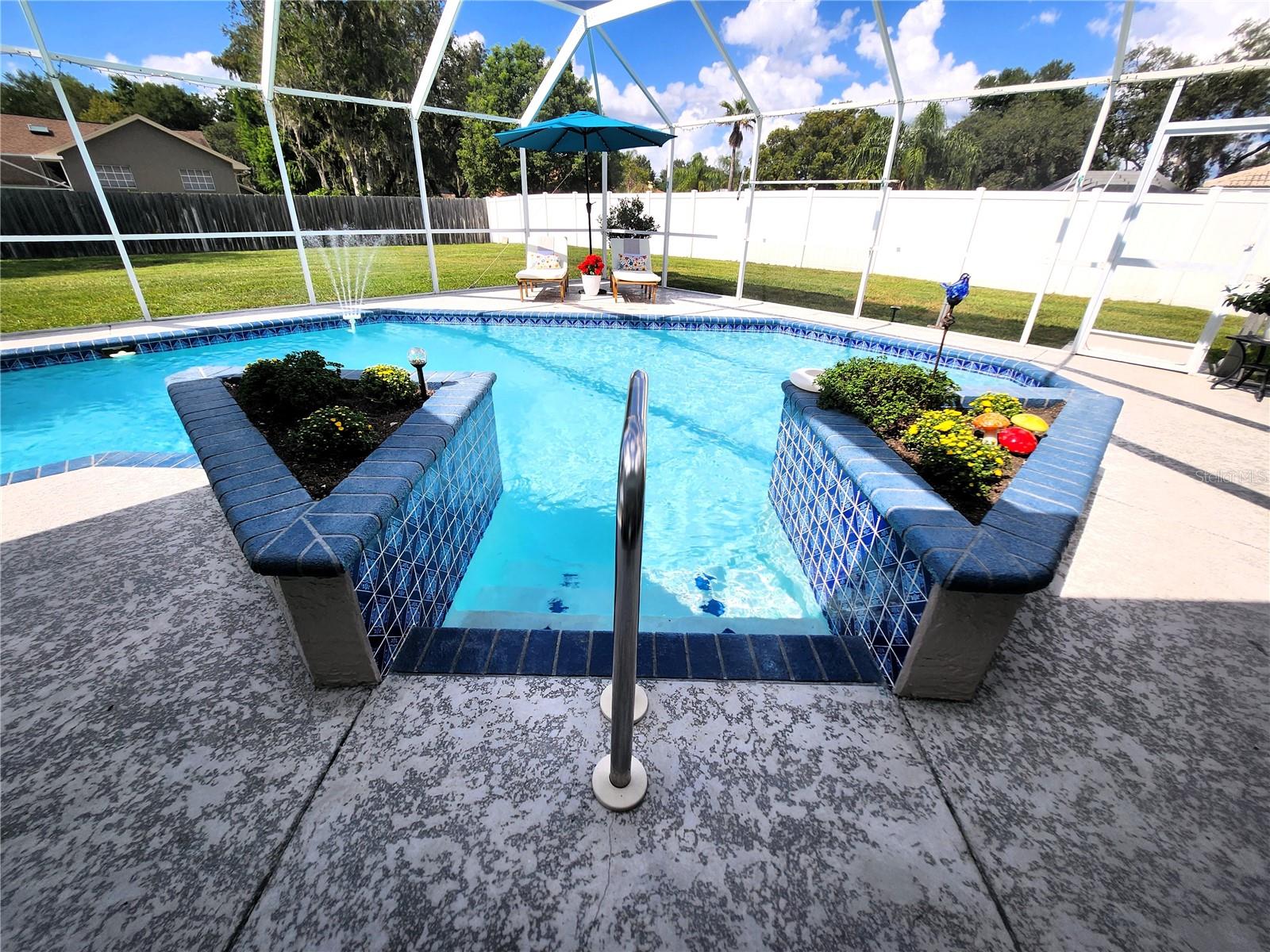 Listing photo id 50 for 301 Silas Court
