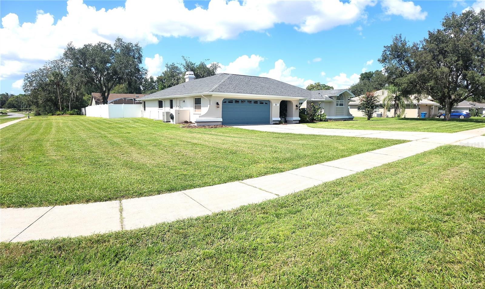 Listing photo id 65 for 301 Silas Court
