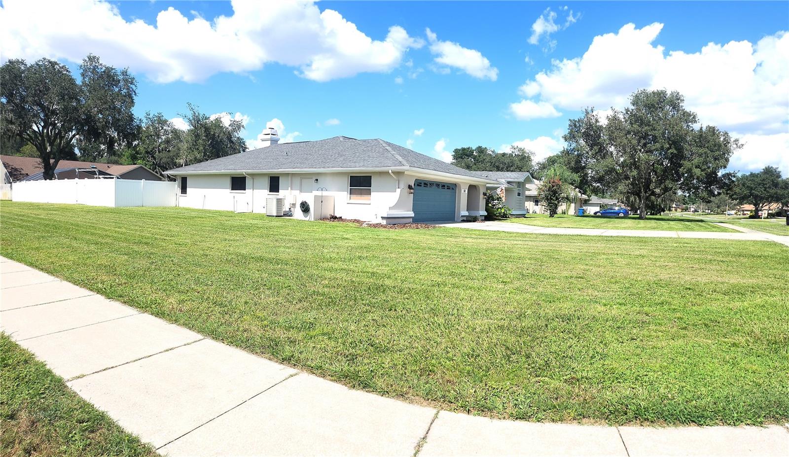 Listing photo id 66 for 301 Silas Court