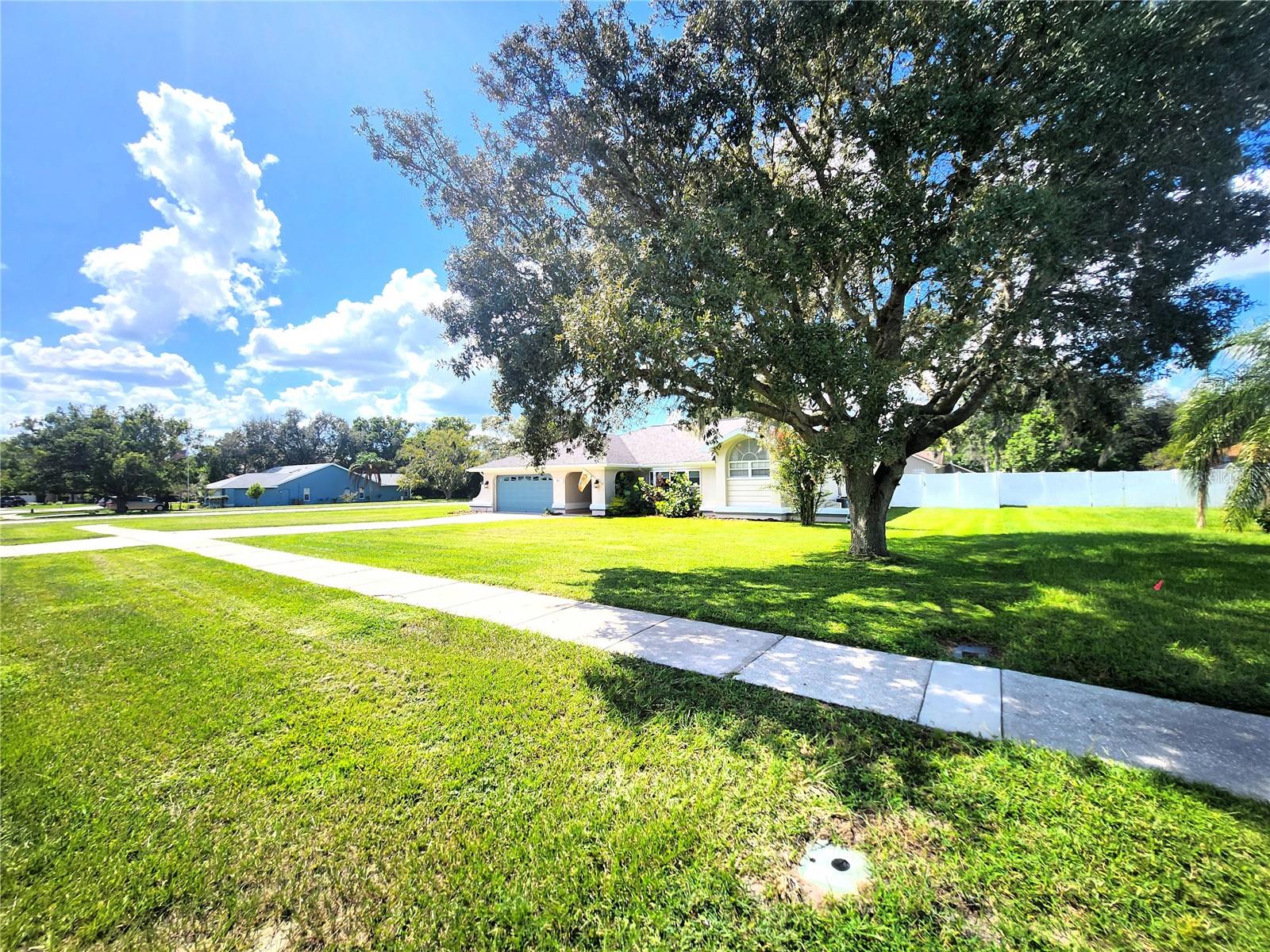 Listing photo id 67 for 301 Silas Court