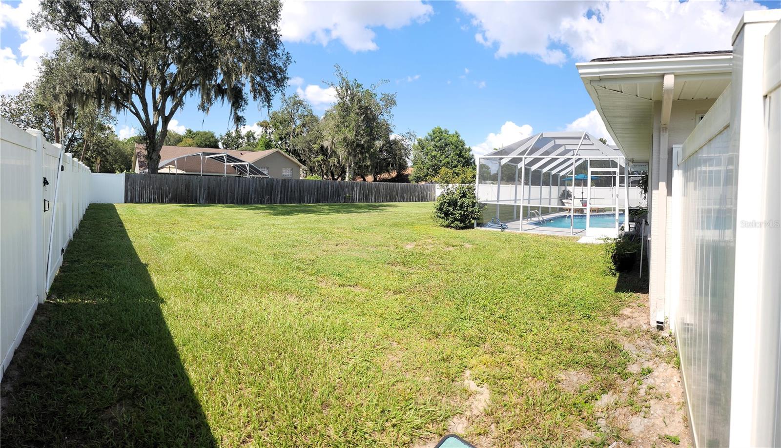 Listing photo id 72 for 301 Silas Court