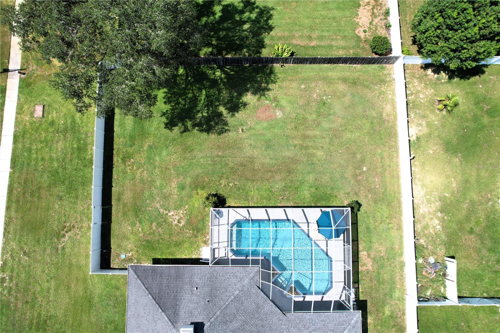 Listing photo id 76 for 301 Silas Court