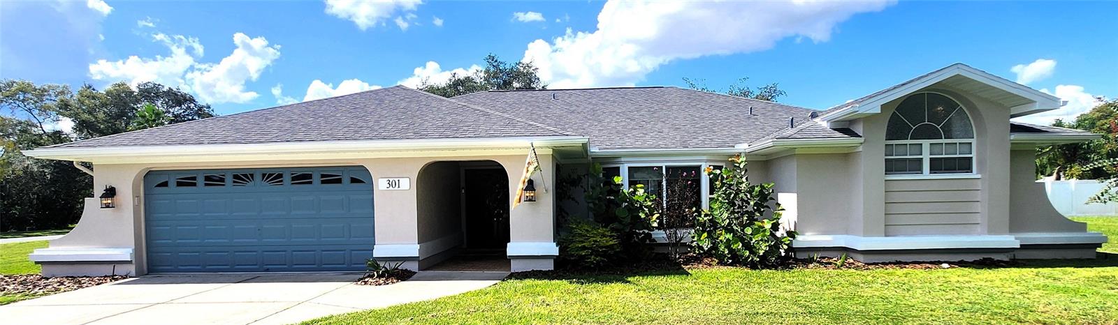 Listing photo id 80 for 301 Silas Court