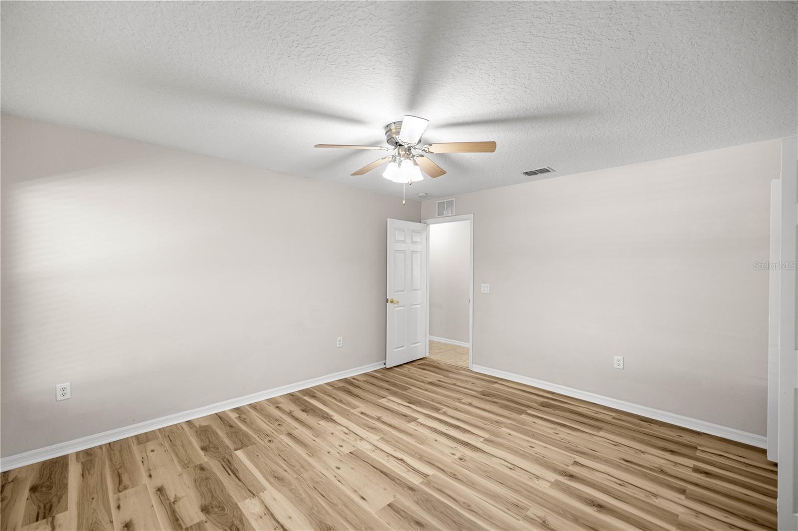 Image 39 of 53 For 11250 Blackfoot Point