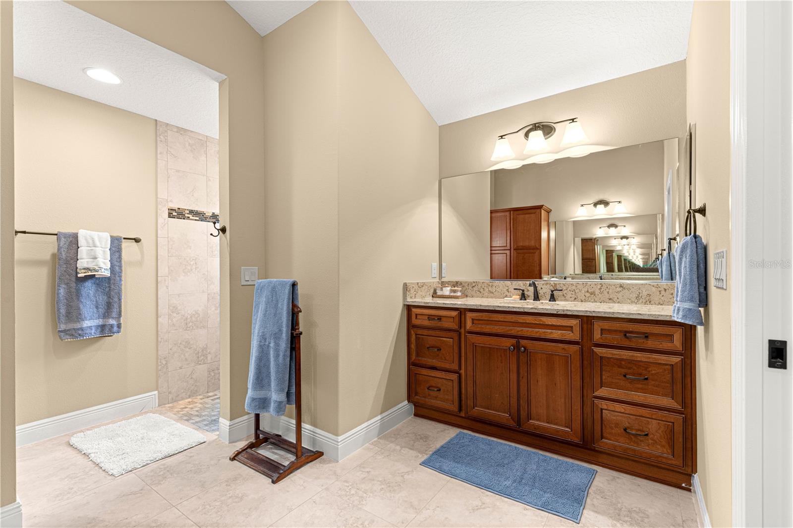 Image 33 of 69 For 3031 Hicks Place