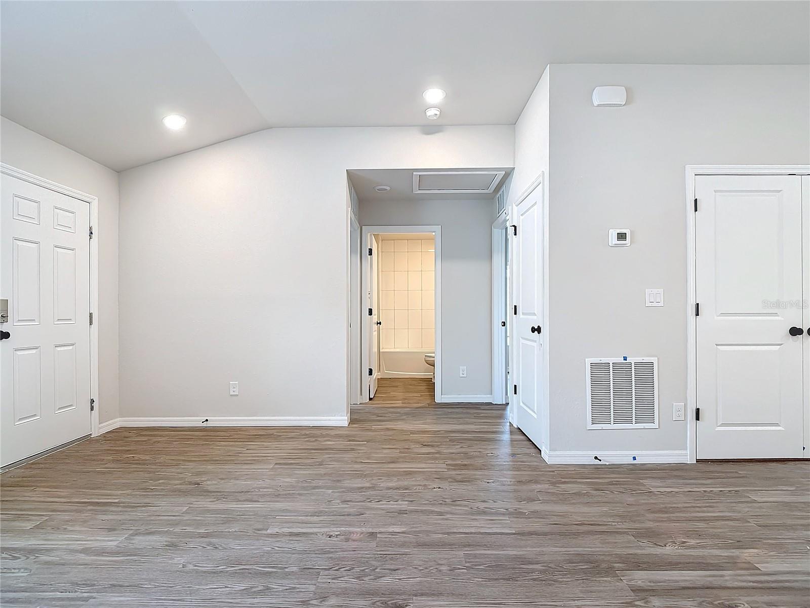 Image 4 of 20 For 6349 Spinnaker Boulevard
