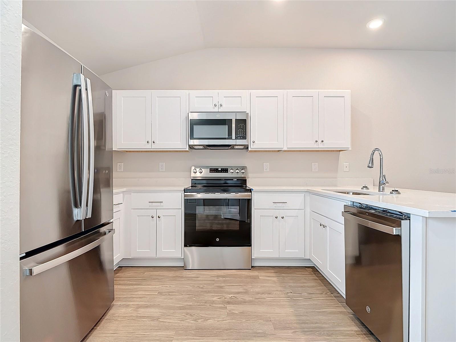 Image 7 of 20 For 6349 Spinnaker Boulevard