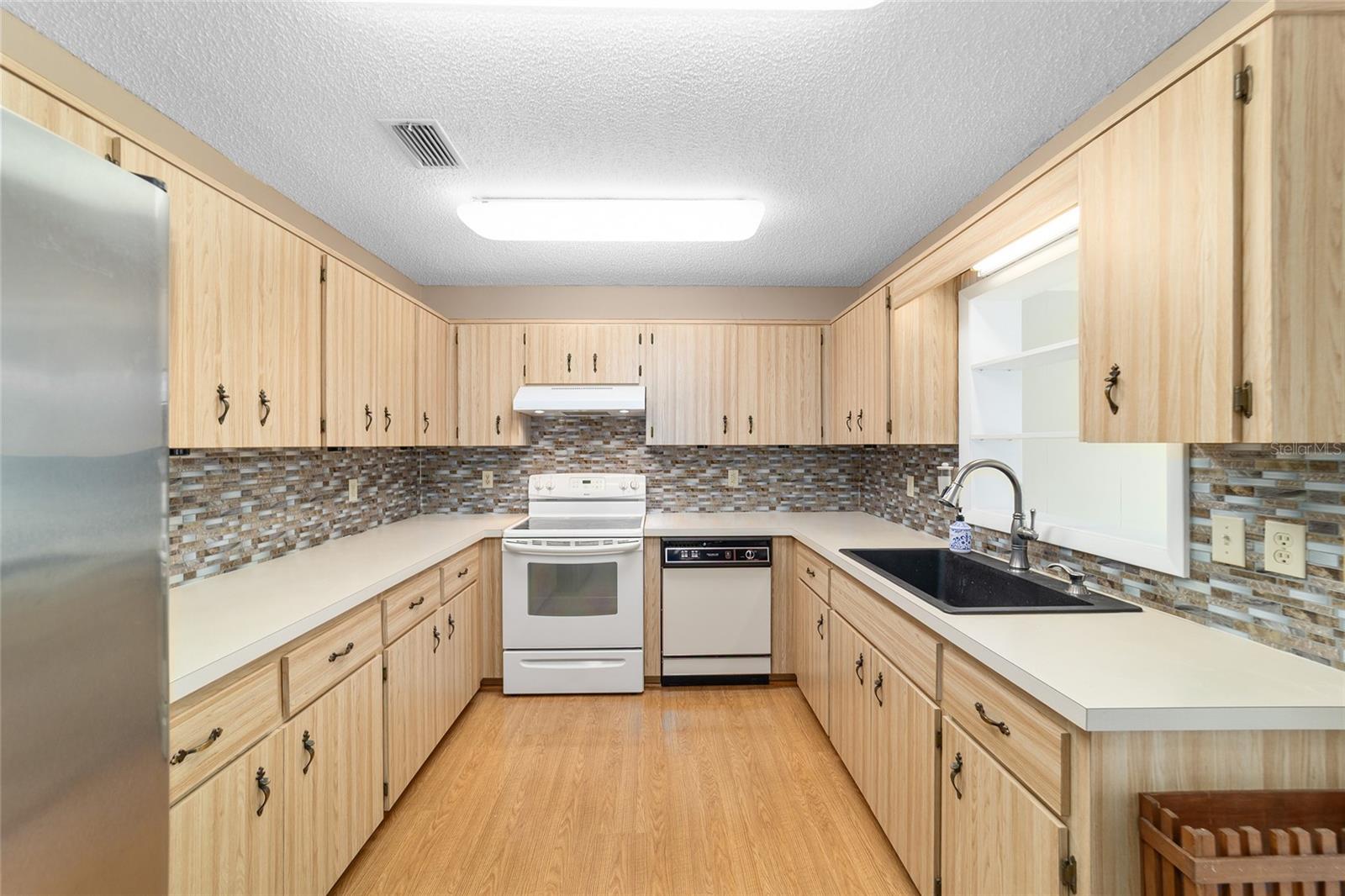 Image 26 of 51 For 8530 90th Street C