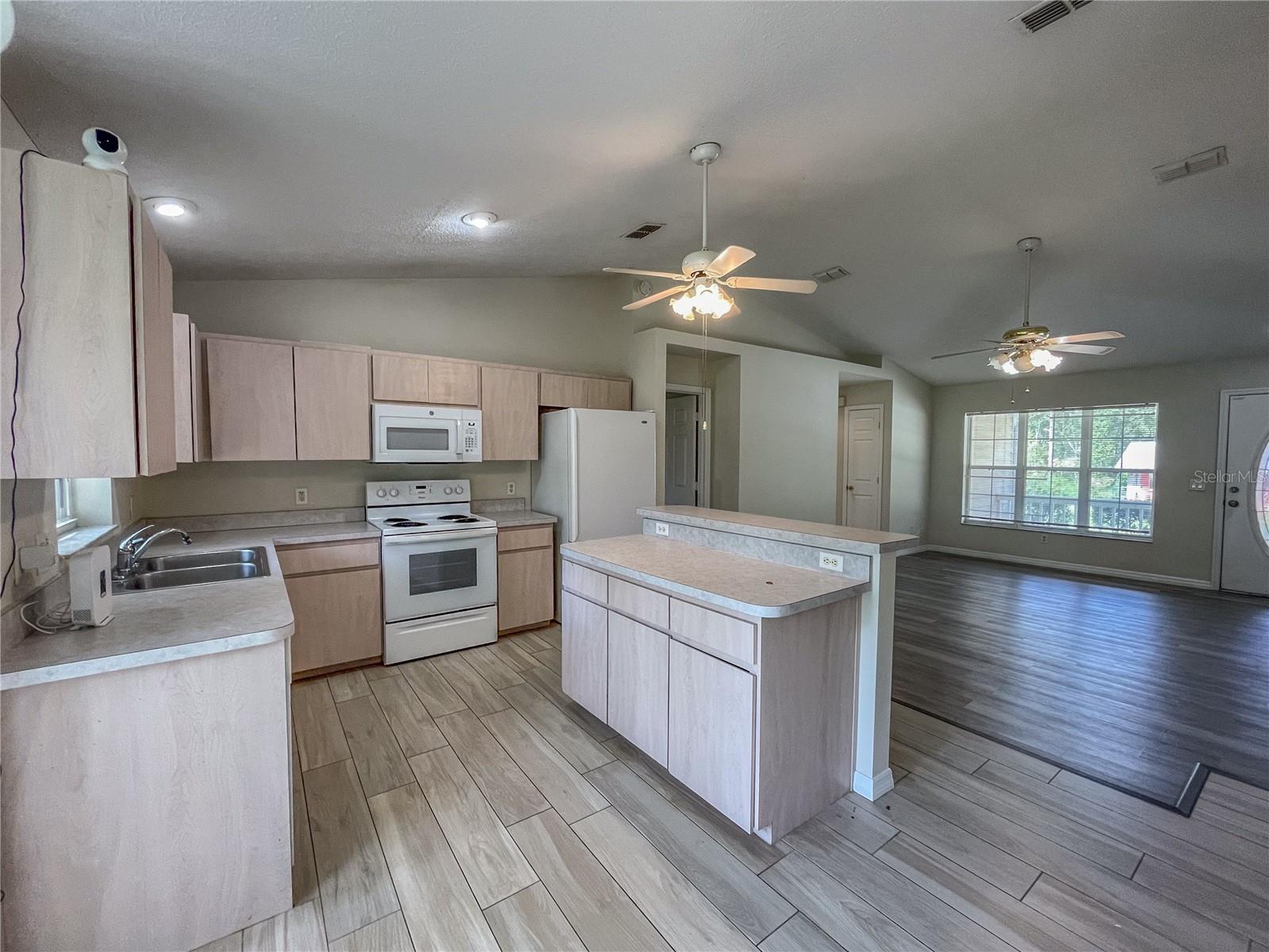 Image 4 of 23 For 1030 Dartmouth Terrace