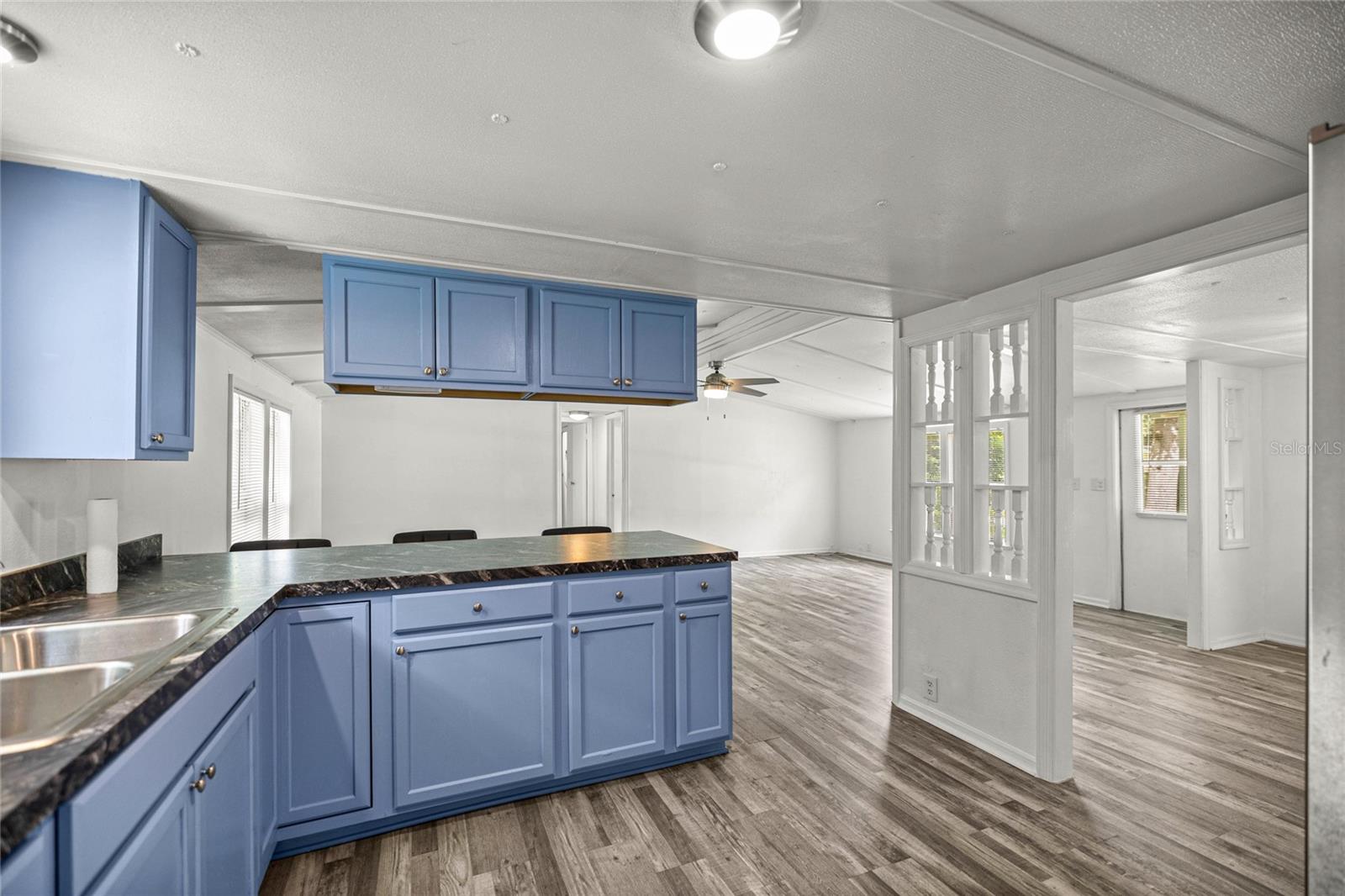 Image 12 of 26 For 12380 130 Avenue