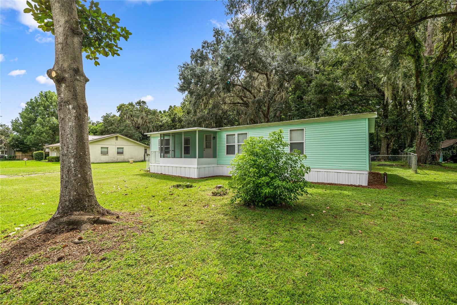 Image 2 of 26 For 12380 130 Avenue
