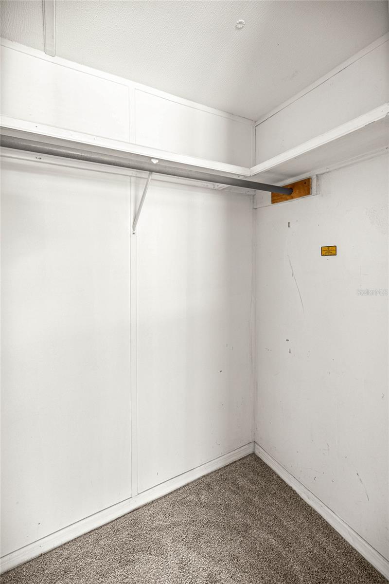 Image 20 of 26 For 12380 130 Avenue