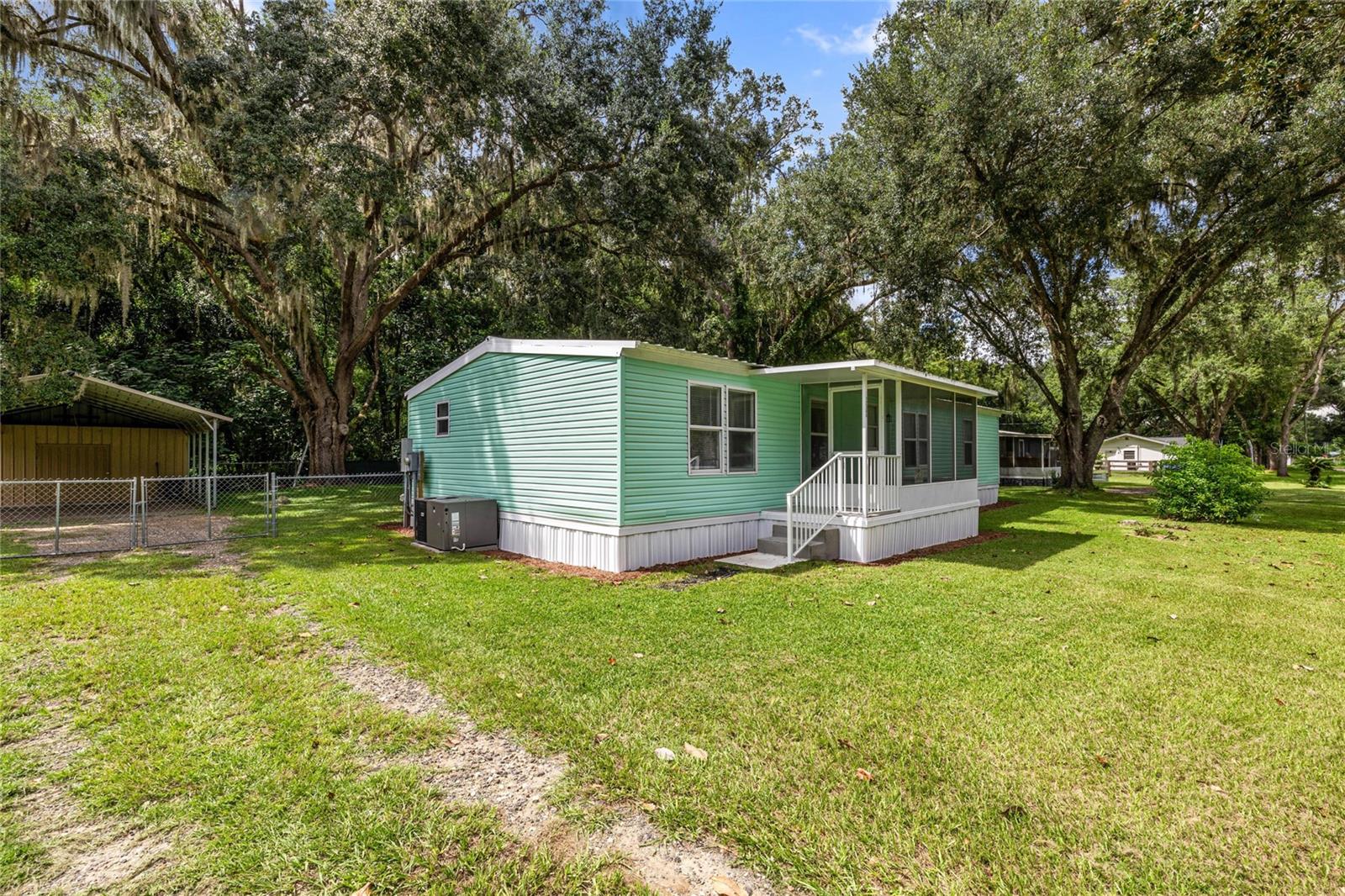Image 3 of 26 For 12380 130 Avenue