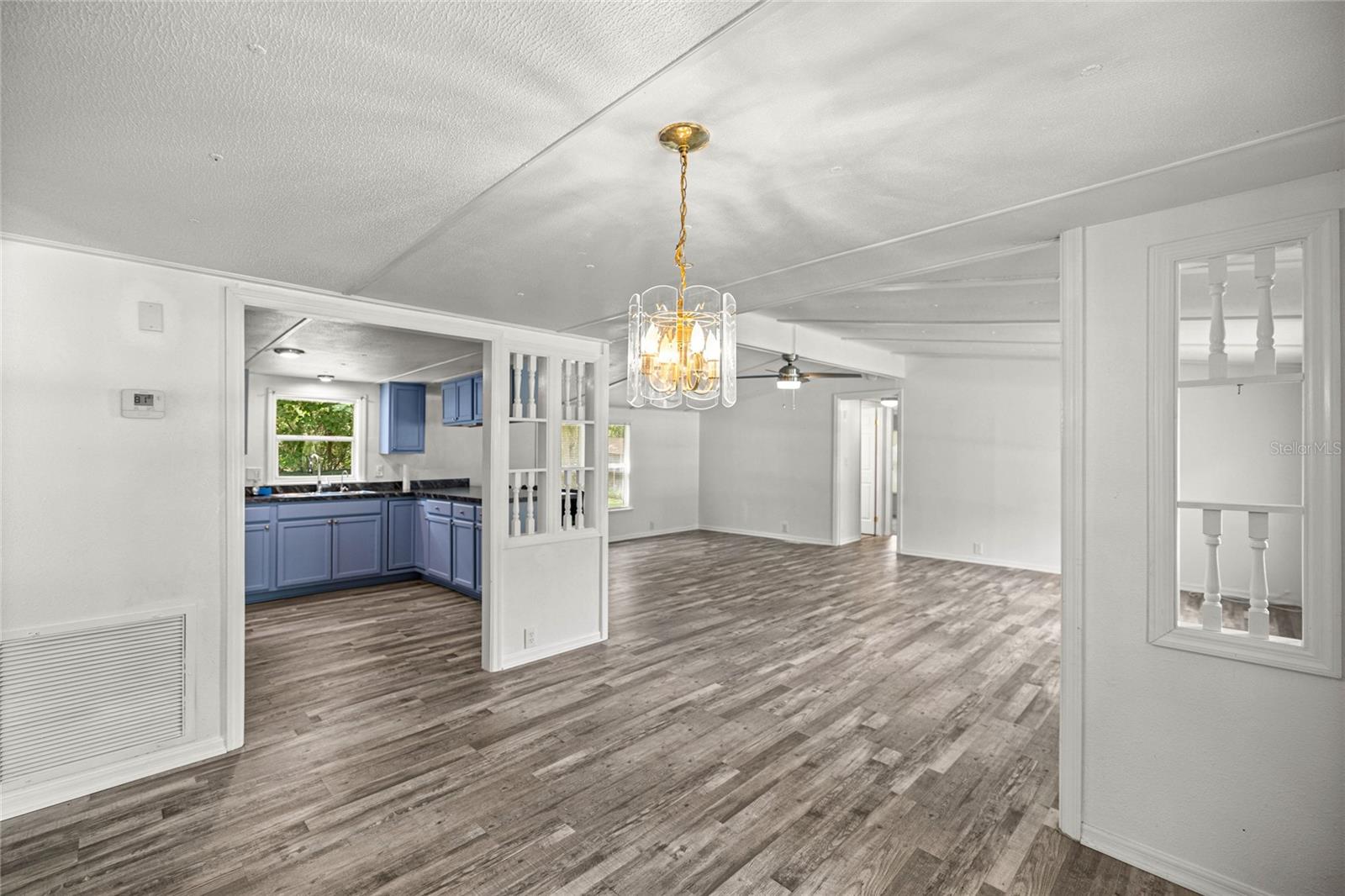 Image 6 of 26 For 12380 130 Avenue